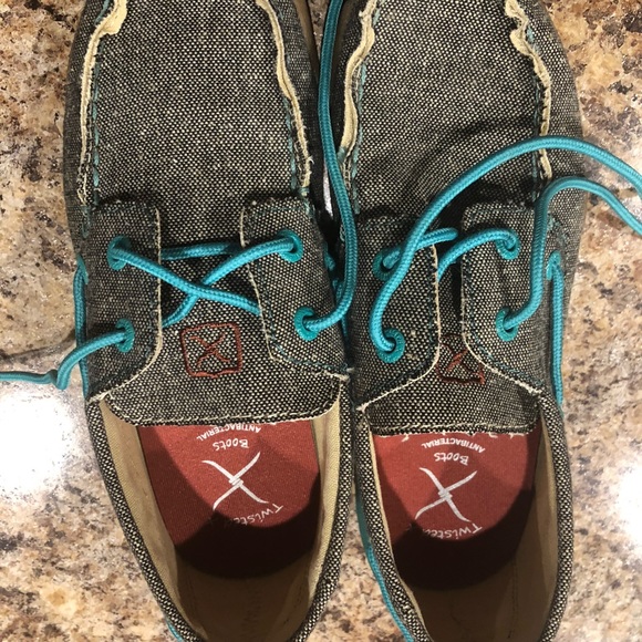 Twisted X girls shoes, size 2M - Picture 2 of 4